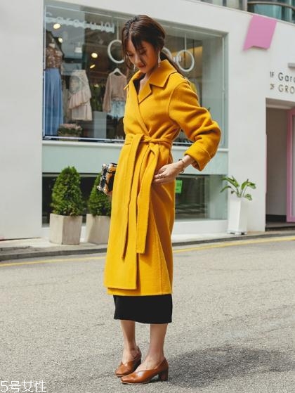 姜黃色大衣怎么搭配？塑造迷人好氣色