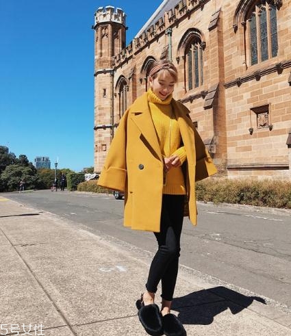 姜黃色大衣怎么搭配？塑造迷人好氣色