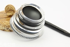 睫毛膏可以當(dāng)眼線嗎？畫眼線不成問題