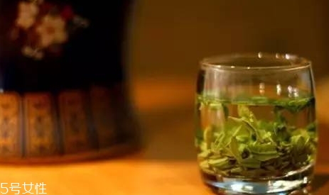 蒲公英泡水會回奶嗎？你應(yīng)該選擇這些食物