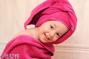 冬季洗澡太多有什么危害？皮膚干燥易起皮