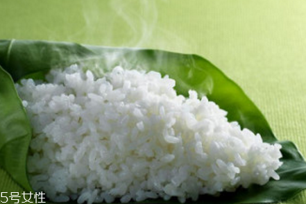 熱水煮飯還是冷水煮飯好？這樣煮飯更好吃