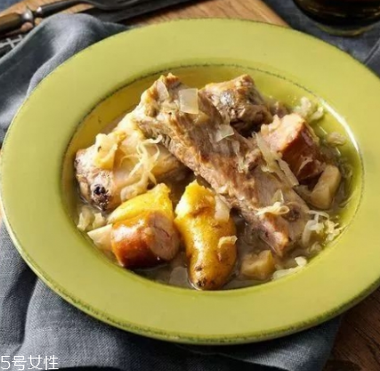 冬天吃燉菜的好處 不僅味美營(yíng)養(yǎng)價(jià)值也高 冬天吃燉菜的好處 不僅味美營(yíng)養(yǎng)價(jià)值也高