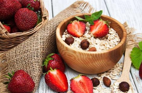 車(chē)?yán)遄雍筒葺梢砸黄鸪詥幔恳⒁膺@些