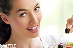 按這五個(gè)穴位越活越年輕 抗衰老的黃金穴位有哪些 按這五個(gè)穴位越活越年輕 抗衰老的黃金穴位有哪些