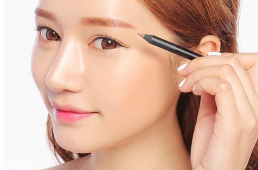 內(nèi)眼線會傷眼睛嗎？九種可愛的眼線畫法