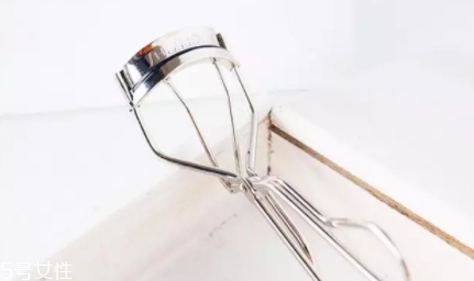 2018睫毛夾哪個牌子好？8款最受歡迎的睫毛夾推薦