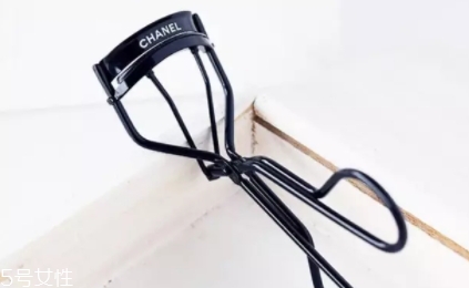 2018睫毛夾哪個牌子好？8款最受歡迎的睫毛夾推薦