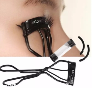 睫毛夾可以?shī)A下睫毛嗎？比較考驗(yàn)手法