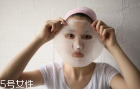 面膜燙一燙再敷可以嗎？會(huì)破壞精華成分