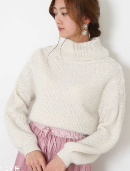 高領(lǐng)毛衣款式怎么挑選？這樣穿化身時尚通行證