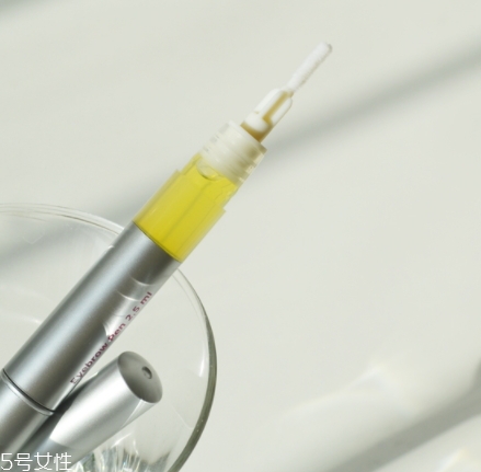 睫毛增長(zhǎng)液會(huì)掉睫毛嗎？欲速則不達(dá)