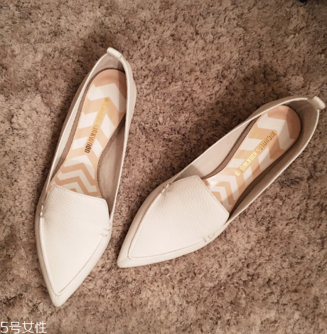 nicholas kirkwood是哪個國家的牌子？把優(yōu)雅穿在腳上