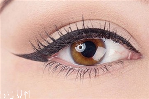 眼線液和眼線筆哪個(gè)好用？眼線長度決定風(fēng)格
