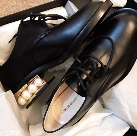 nicholas kirkwood是幾線品牌？舒適個(gè)性兩不誤