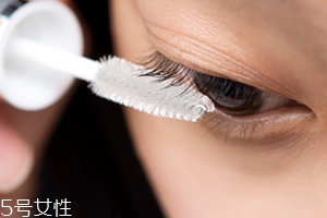 睫毛增長(zhǎng)液會(huì)反彈嗎？害怕重新變短