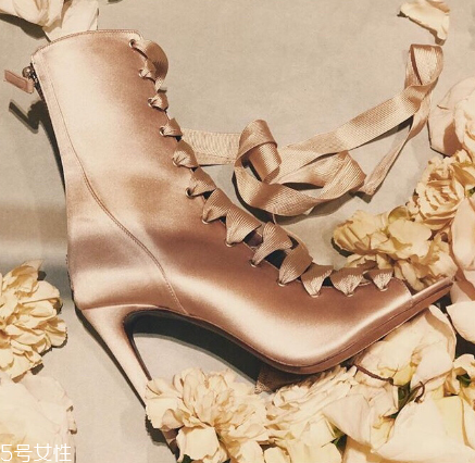 tabitha simmons是奢侈品嗎？紅毯上最常見的高跟鞋