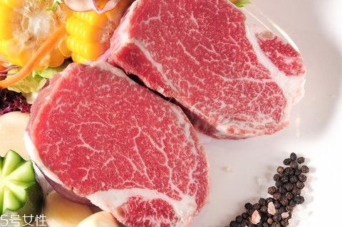 菲力牛排是指牛的哪個(gè)部位 其實(shí)就是牛里脊肉 菲力牛排是指牛的哪個(gè)部位 其實(shí)就是牛里脊肉