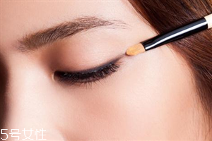眼線怎么不暈妝？睫毛膏和眼線的正確畫法