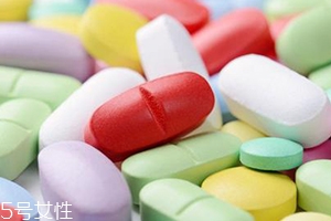 阿莫西林可以空腹吃嗎？飯前飯后很重要