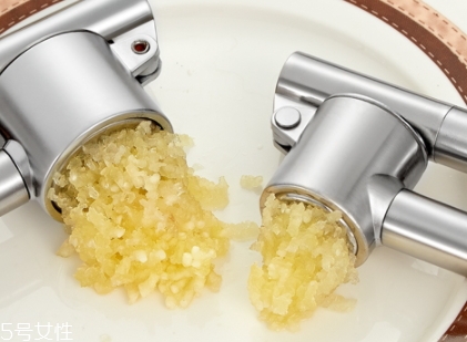 大蒜冰糖水是蒸還是煮？來看看具體做法