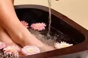 熱水泡腳哪些人不適合？這3類人千萬要小心