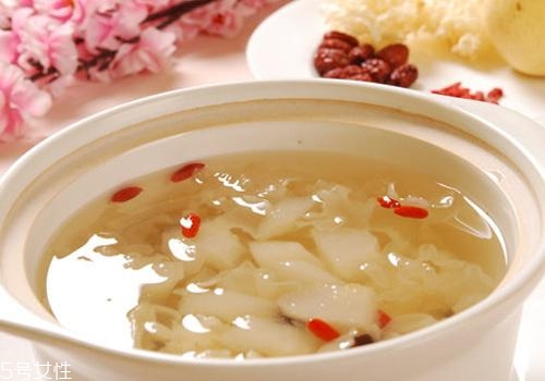 銀耳紅棗湯哺乳期能喝嗎？有著很多好處