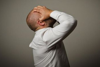 經(jīng)常性頭暈頭痛怎么辦？這些食物千萬別吃