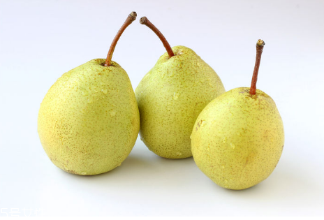 睡覺前多久吃梨比較好？睡覺前吃梨有什么好處？