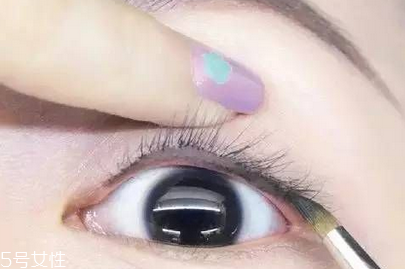 怎么畫眼線讓眼睛自然又有神？畫眼線必學(xué)基本步驟