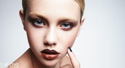 內眼線和外眼線的區(qū)別 畫眼線的小竅門