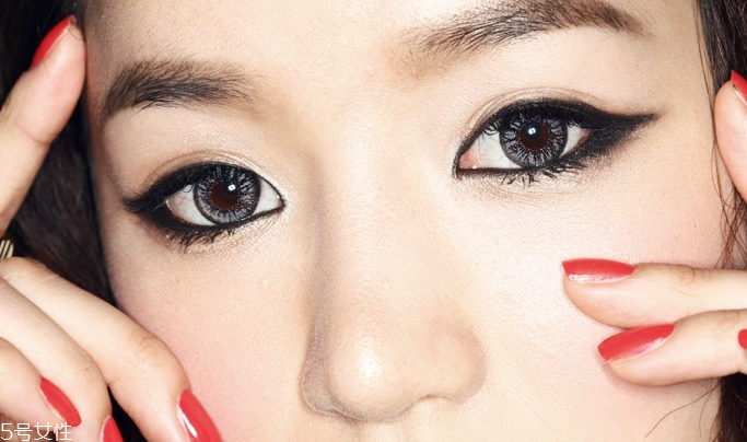 內(nèi)眼線用什么畫比較好？眼線怎么畫簡(jiǎn)單又好看教程
