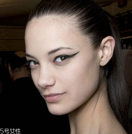 內眼線和外眼線的區(qū)別 畫眼線的小竅門