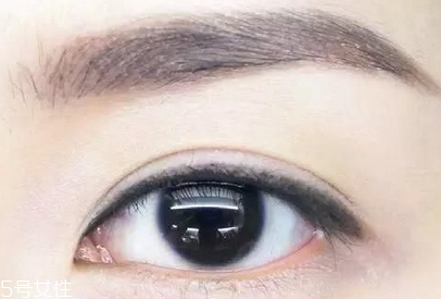 怎么畫眼線讓眼睛自然又有神？畫眼線必學(xué)基本步驟