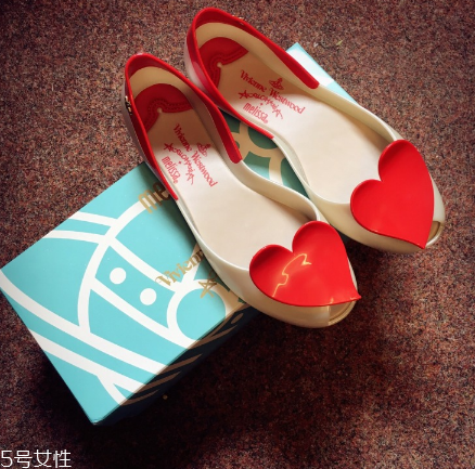 melissa果凍鞋好穿嗎？當(dāng)下最時(shí)髦的鞋子