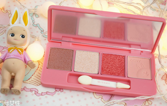 適合畫桃花妝的眼影有哪些？單眼皮桃花妝畫法步驟