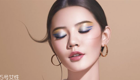 適合畫桃花妝的眼影有哪些？單眼皮桃花妝畫法步驟