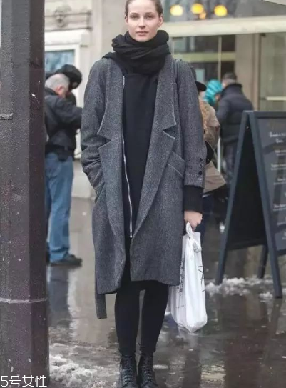 長(zhǎng)款大衣搭配什么鞋子？這樣穿氣場(chǎng)兩米八
