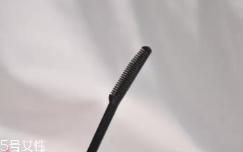 睫毛雨衣涂眉毛可以嗎？睫毛雨衣和眉毛雨衣師出同門