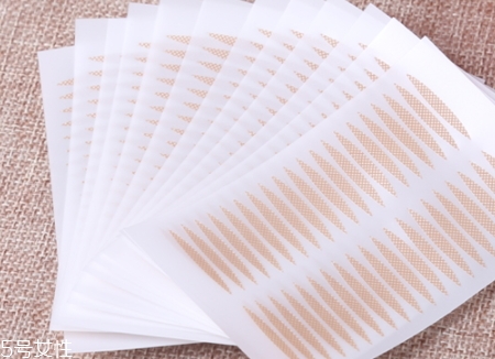 雙眼皮貼可以過夜嗎？不建議晚上貼