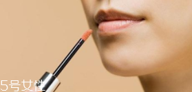 口紅掉色怎么辦？這5招可以救救唇色