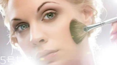 蜜粉可以用在唇部嗎？蜜粉可打造霧面雙唇