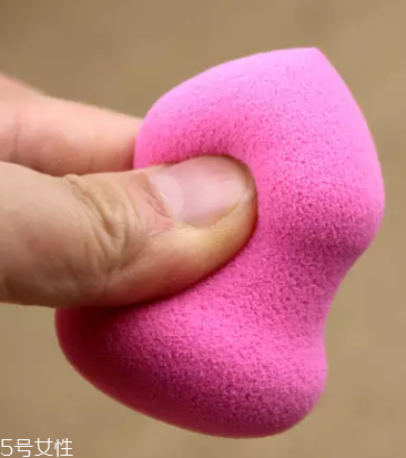 美妝蛋用前要沾濕嗎？美妝蛋不能直接用