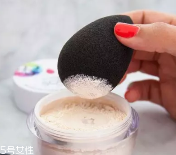 美妝蛋用前要沾濕嗎？美妝蛋不能直接用