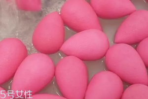 美妝蛋用前要沾濕嗎？美妝蛋不能直接用