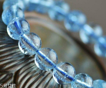 海藍(lán)寶是越透越好嗎？它是海水的化身