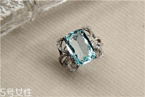 海藍(lán)寶是越透越好嗎？它是海水的化身