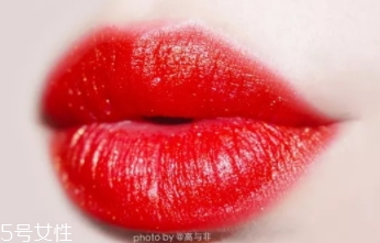 美寶蓮金屬唇膏多少錢？劉昊然同款金屬唇膏