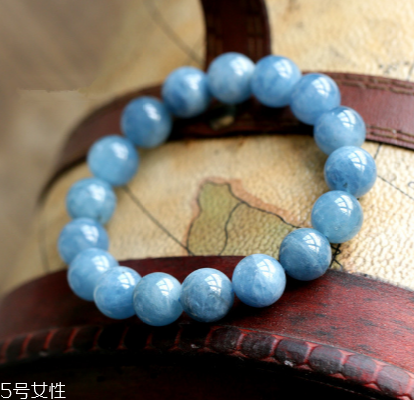 海藍(lán)寶石戴哪只手？最佳的天然護(hù)身符