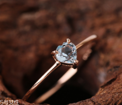 海藍(lán)寶石戴哪只手？最佳的天然護(hù)身符